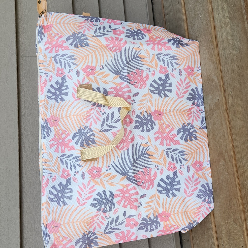A portable storage bag #leaves